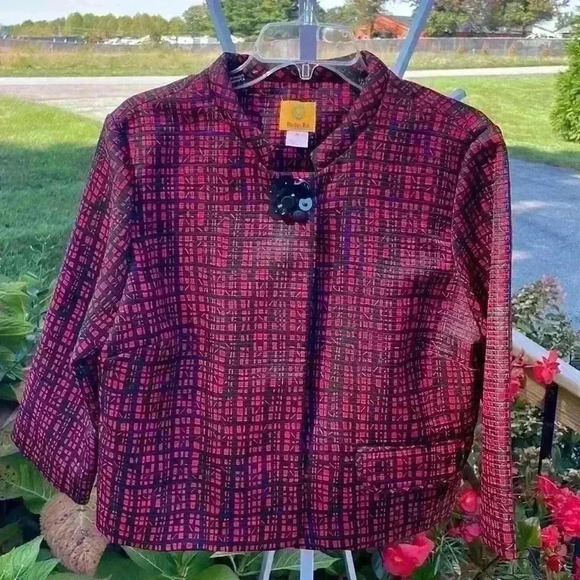 Ruby Rd. Jackets & Blazers - Ruby Rd. Women’s red black blazer with 1 embellished button closure 2 pockets